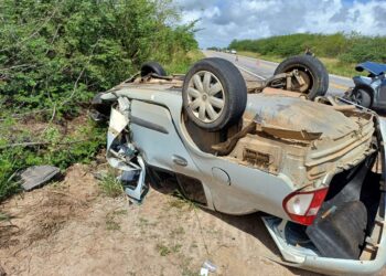 Colisão frontal na BR-226 deixa três mortos de uma mesma família no interior do RN