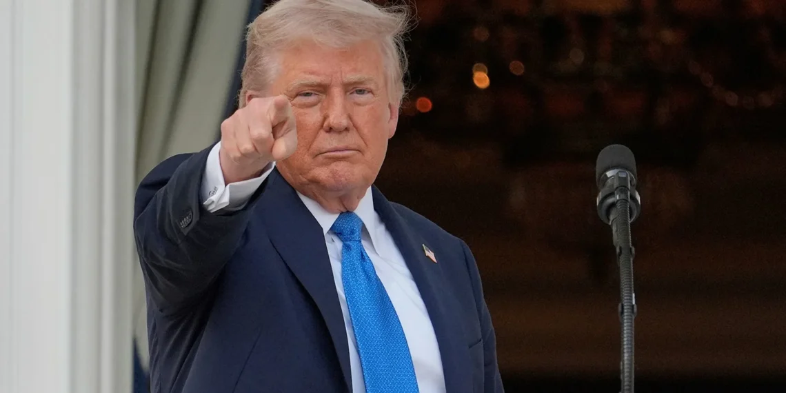 Trump proíbe entrada de cidadãos do Irã e outros países; veja lista