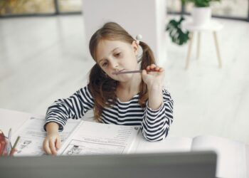 Atendimento psicopedagógico é fundamental para o desenvolvimento integral das crianças, destaca especialista