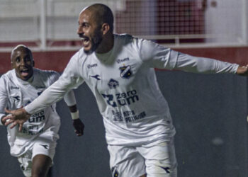 Dos seis pontos que disputou fora de casa, o ABC trouxe quatro