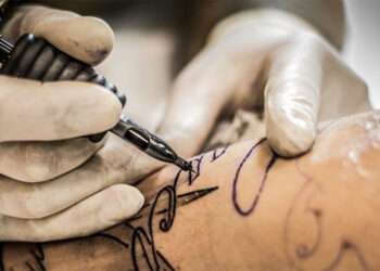 Conselho Federal de Medicina proíbe uso de anestesia para tatuagens estéticas