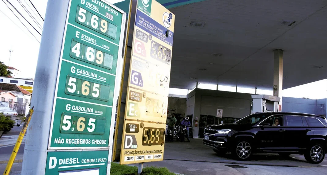 Gasolina varia até R$ 0,84 entre postos de Natal