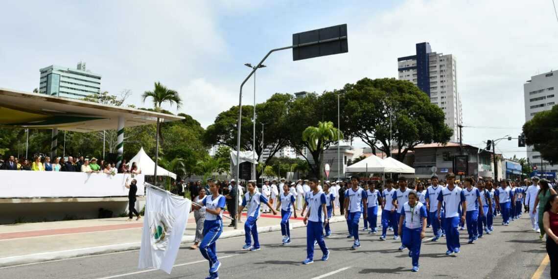 Prefeitura de Natal fortalece tradição do desfile cívico com participação de escolas e órgãos municipais