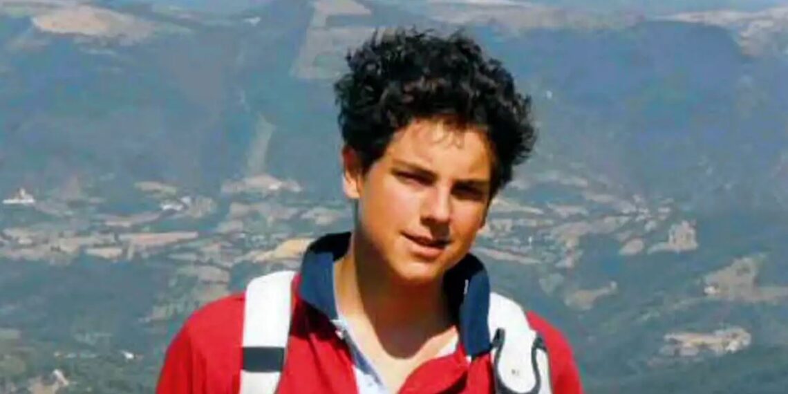 Canonização do 1º santo millennial ocorre neste domingo no Vaticano