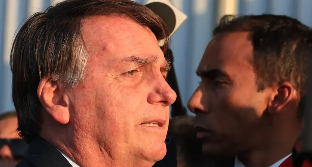Julgamento do ex-presidente Bolsonaro é retomado no STF
