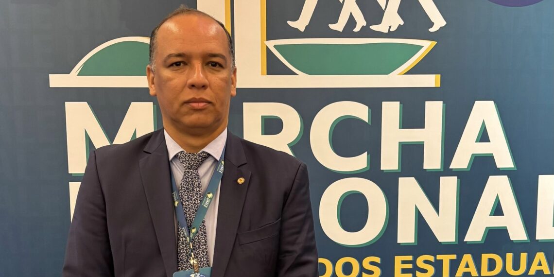 Brasília: Taveira Júnior representa a Assembleia na 1ª Marcha Nacional dos Deputados Estaduais