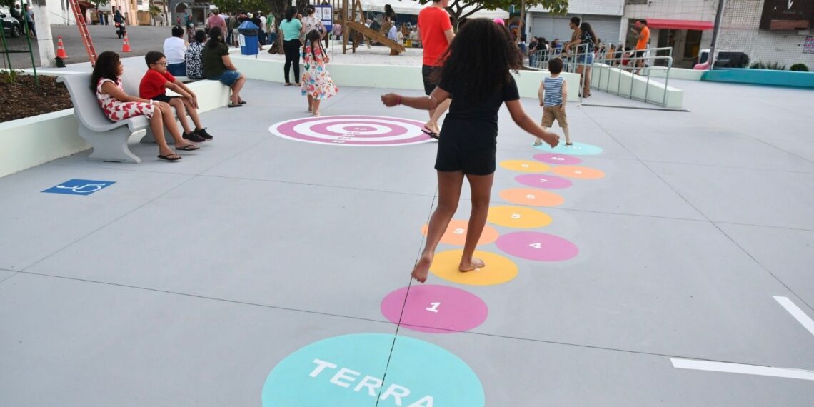 Prefeitura requalifica praça na Cidade Alta após 50 anos de abandono