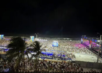 Réveillon 2026 em Natal tem multidão em shows e espetáculo de drones na praia