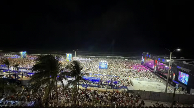 Réveillon 2026 em Natal tem multidão em shows e espetáculo de drones na praia