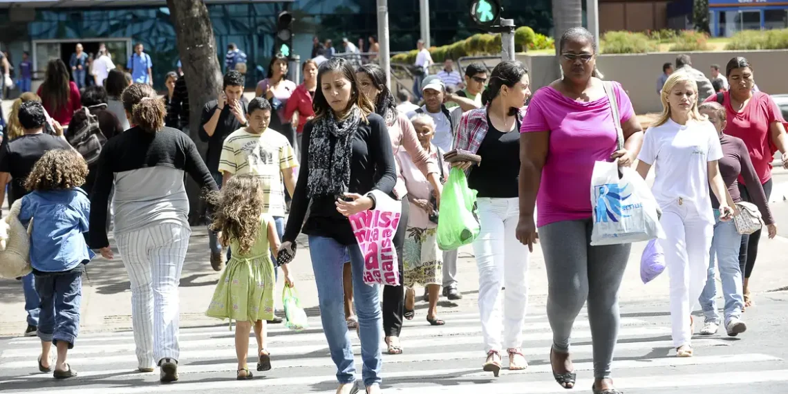 Desemprego cai para 5,1% em dezembro, o menor já registrado