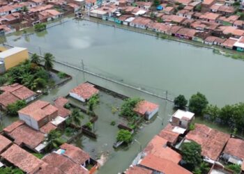 Prefeito de Natal anuncia isenção de IPTU para famílias atingidas por alagamento no Jardim Primavera