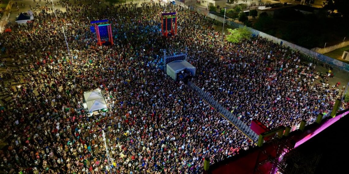 Carnaval de Natal: Nélio Dias reúne mais de 35 mil pessoas na segunda-feira