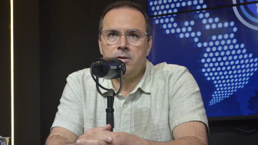 Guilherme Saldanha diz que não descarta disputar mandato tampão