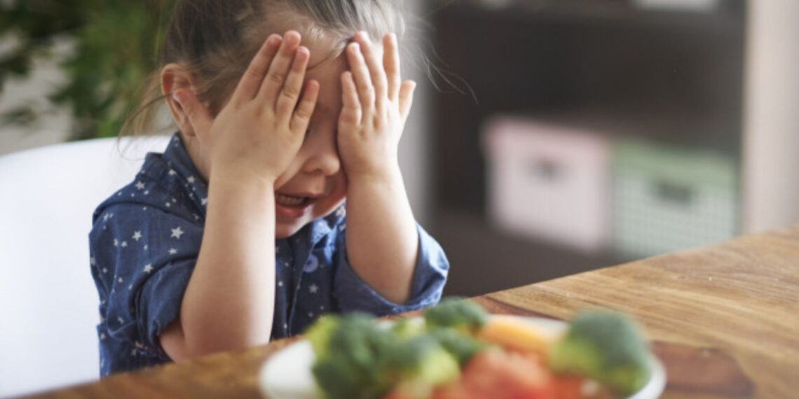 Seletividade alimentar no autismo pode afetar até 90% das crianças e exige atenção nutricional individualizada para garantir saúde e inclusão escolar