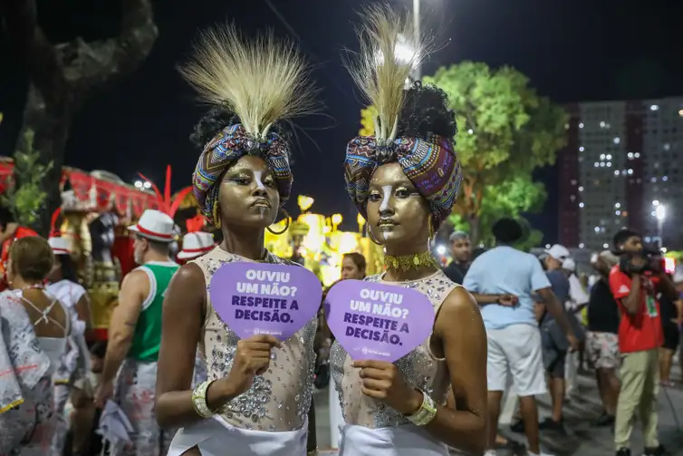 Carnaval sem consentimento é crime: advogado explica o que é importunação sexual e como denunciar