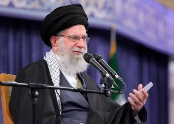 Irã confirma morte do líder supremo Ali Khamenei; saiba quem assumirá poder