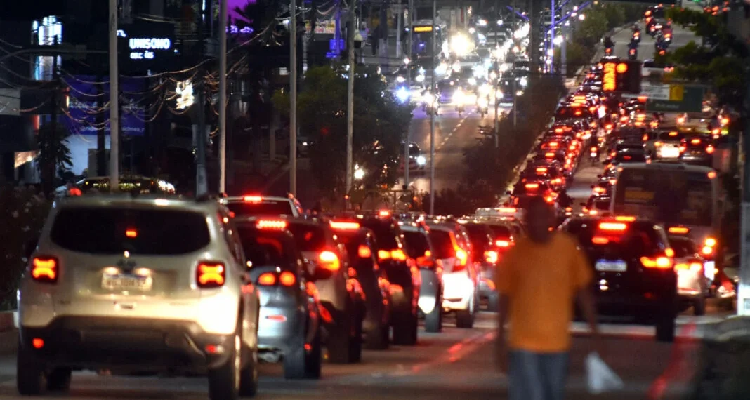 Natal vai dar mais fluidez ao trânsito com novos semáforos inteligentes