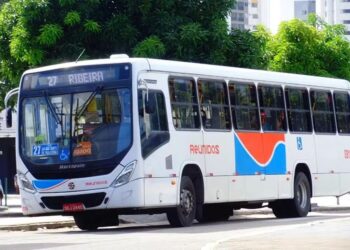 Frota de ônibus envelhecida pressiona transporte em Natal