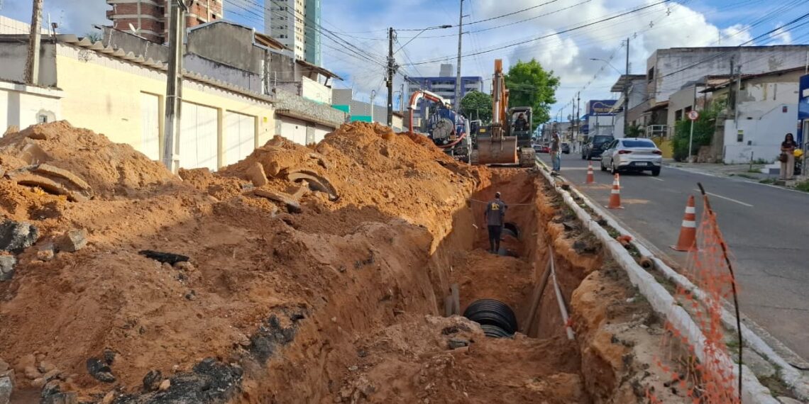 STTU realiza intervenção na Romualdo Galvão para obra de drenagem