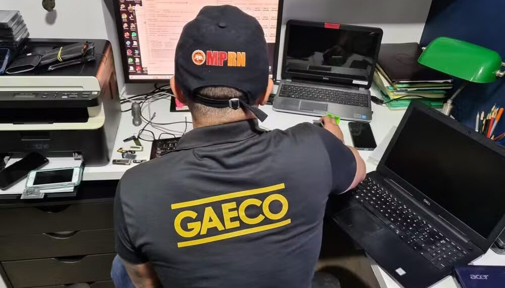 Acusado de exploração sexual de adolescente em Natal é preso na Espanha após alerta na Interpol