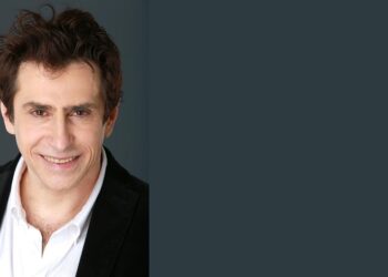 O psicólogo e escritor Alexander Bez participa de debate no programa Sempre Melhor, da Rede Mais Família de Televisão