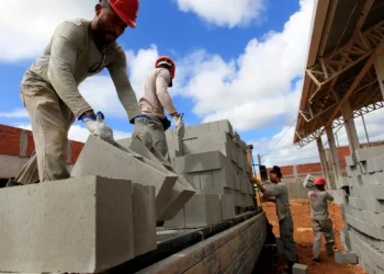 Falta de mão de obra leva construção civil a abrir cursos gratuitos em Natal