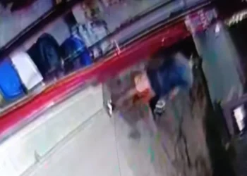 Homem mata gato em via pública e ONG de Mossoró vai denunciar o caso, veja o vídeo