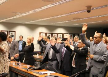 A transformação religiosa que está redesenhando a política brasileira