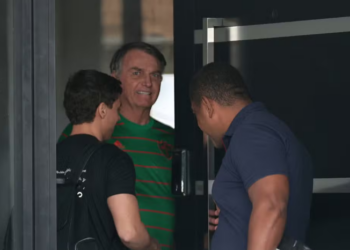 Moraes autoriza prisão domiciliar para Jair Bolsonaro por 90 dias