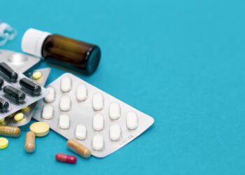 Remédios podem subir até 3,81% a partir desta terça; veja como reajuste funciona