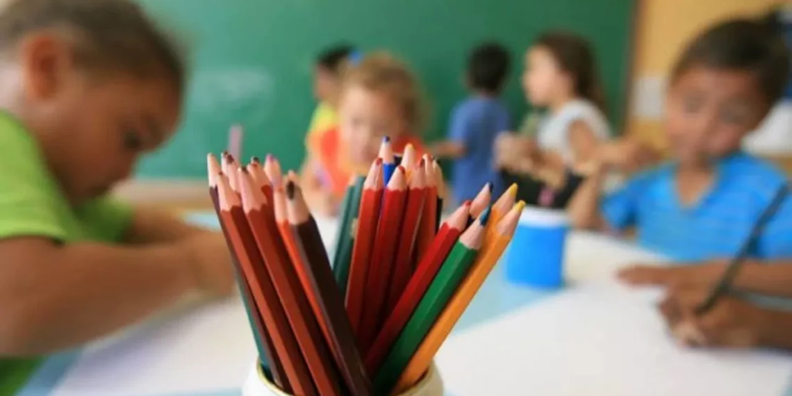 Educação pública: sistema aprova alunos antes de ensiná-los