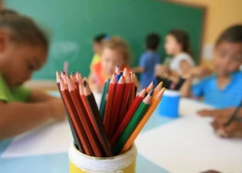 Educação pública: sistema aprova alunos antes de ensiná-los