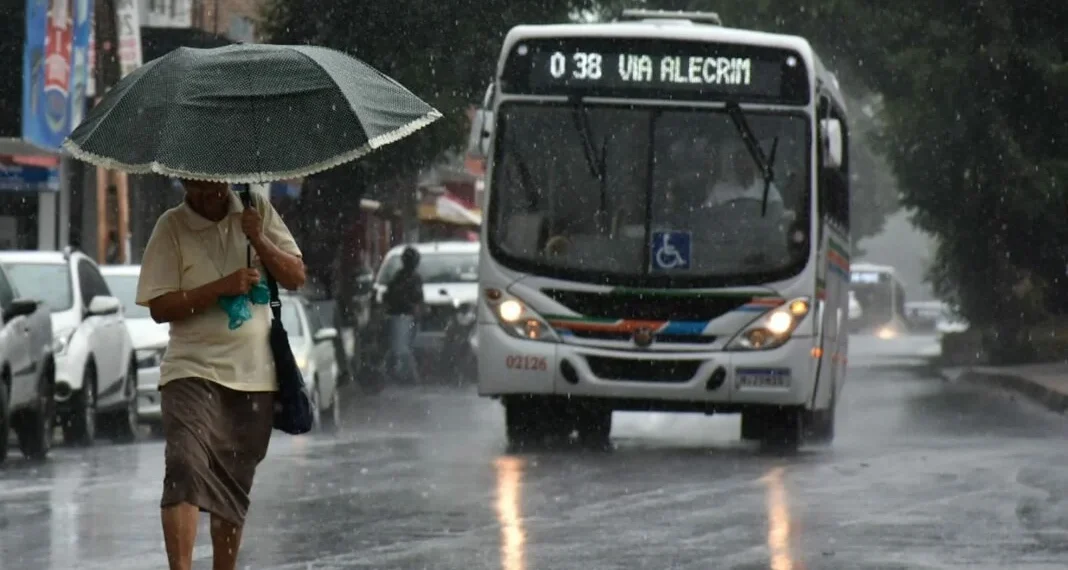 Inmet publica dois novos alertas com chuvas de até 100 mm por dia para o RN