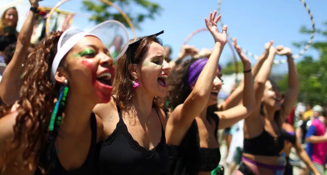 Pela vida das mulheres: atos do 8 de março ocupam ruas pelo Brasil