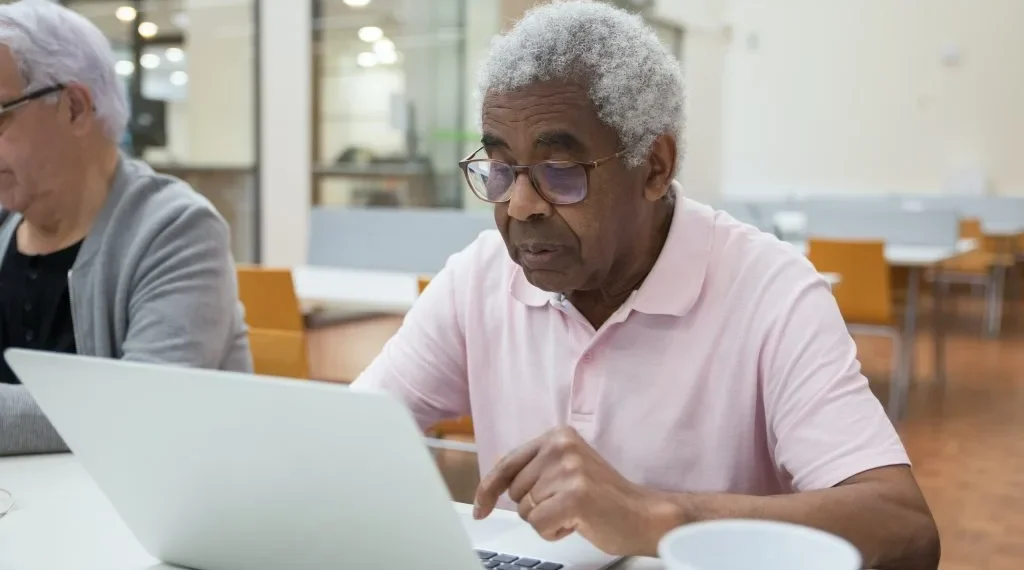 UFRN oferece 90 vagas em cursos gratuitos para uso de smartphone e computador
