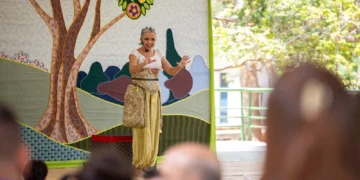 Bosque Encena leva espetáculo interativo ao Parque das Dunas neste domingo (26)
