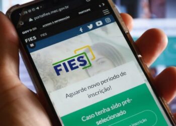 Fies convoca estudantes da lista de espera e dá 3 dias para garantir vaga