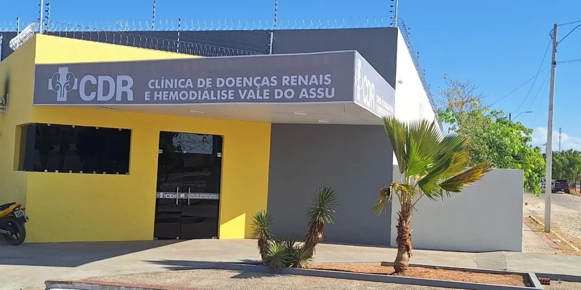 Governo retoma hemodiálise no Vale do Açu após mortes em clínica e transfere pacientes para nova unidade