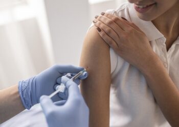 Saúde envia 2,2 milhões de doses de vacina contra covid-19 aos estados e RN deve receber novo lote