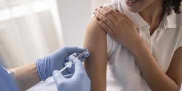 Saúde envia 2,2 milhões de doses de vacina contra covid-19 aos estados e RN deve receber novo lote