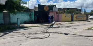 Caminhão arrasta fiação, derruba postes e deixa mais de 6 mil imóveis sem energia em Parnamirim