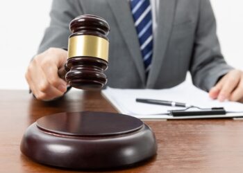 Gastos com ações trabalhistas batem recorde e passam de R$ 50 bilhões em 2025