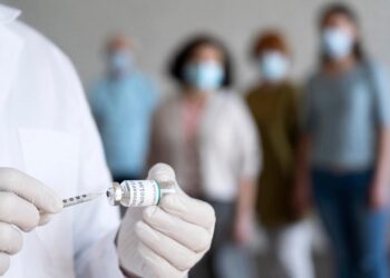 Pacientes com câncer podem recorrer à Justiça para garantir acesso à imunoterapia, orienta especialista