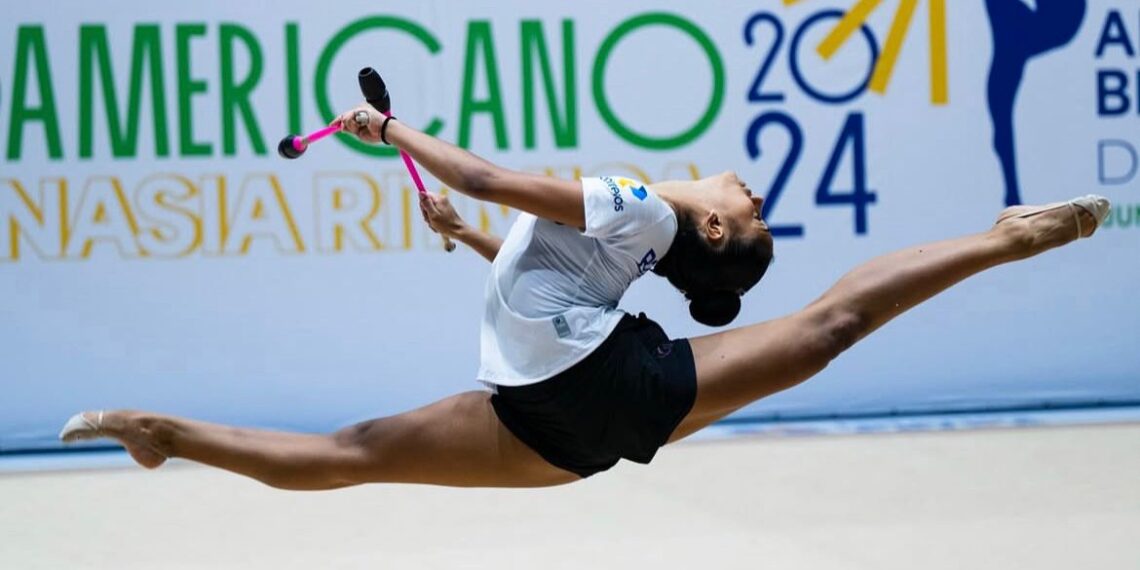 Ginasta potiguar entra em quadra para disputar as classificatórias do Campeonato Brasileiro de Ginástica Rítmica