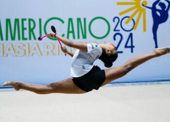 Ginasta potiguar entra em quadra para disputar as classificatórias do Campeonato Brasileiro de Ginástica Rítmica