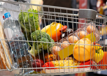 Alta de 5,99% na cesta básica expõe sistema em que renda encolhe mais rápido que o consumo no RN