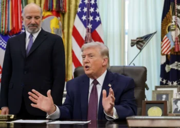 Trump ameaça ataques “maiores e mais fortes” se acordo com Irã falhar