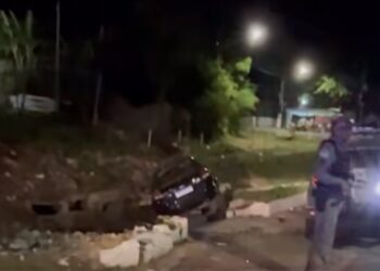 Perseguição e troca de tiros após carro ser roubado em Macaíba