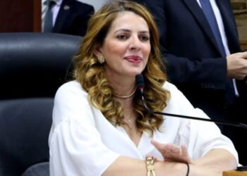 Nina Souza deixa Semtas e assume pré-candidatura à Câmara; adjunta assume secretaria