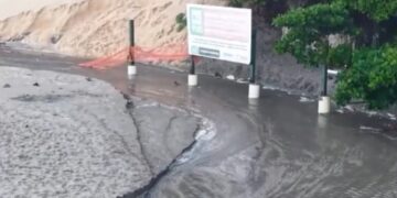 Morro do Careca sofre erosão severa após chuvas e “rios” se formam na areia de Ponta Negra